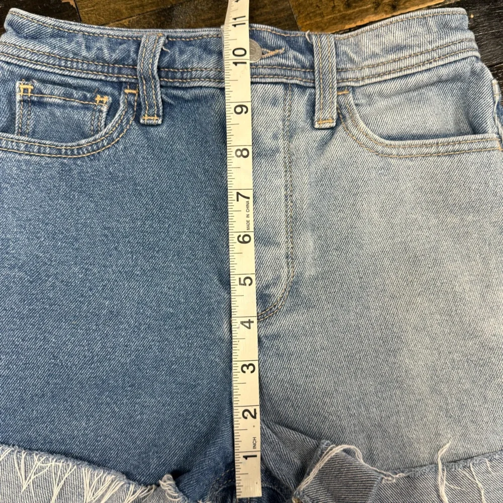 Hollister Ultra High Rise Vintage Stretch Colorblock Denim Shorts Raw Hem 0
